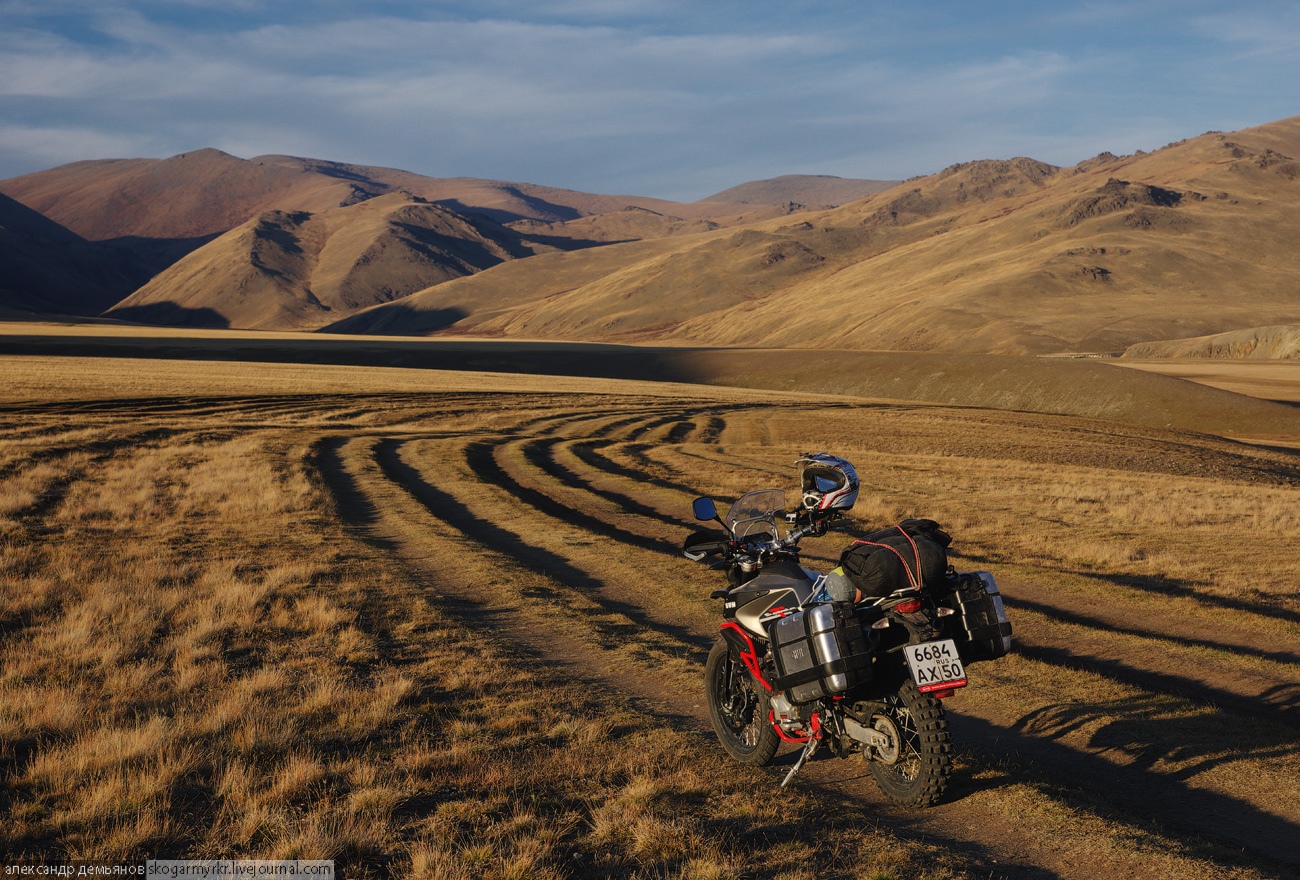 Motorcycle Transport from Arizona to Texas: Costs and Timing